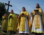 images/2013/Massoviy_obryad_kreshcheniya_proshyol_na_reke/
