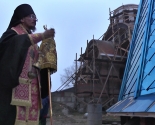 images/2013/Osvyashcheni_kupola_i_kresti_na_hram_v_chest_ikoni_Neupivaemaya6799755.jpg