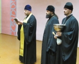 images/2014/Bit_dostoynimi_kadetskogo_bratstva_v_Novogrudke_novoposvyashchyonnih1862282.jpg