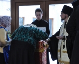 images/2014/Mitropolit_Filaret_pomolilsya_u_Darov3087560.jpg