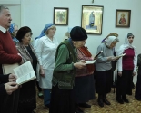 images/2014/Moleben_Ksenii_Peterburgskoy_sovershili_na_territorii_Detskoy8215595.jpg