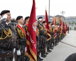 images/2014/Svyashchennik_osvyatil_novie_znamena_otryadov_OMON2952559.jpg