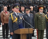 images/2014/Svyashchennik_osvyatil_novie_znamena_otryadov_OMON4422091.jpg