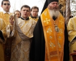 images/2015/Mitropolit_Pavel_sovershil_moleben_na_meste_upokoeniya_blagennoy6528155.jpg