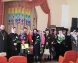 images/2015/Novogrudskih_genshchin_pozdravili_tsvetami_s_pravoslavnim_genskim1815797.jpg