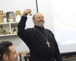 images/2015/Papa__kapitan_semi_Sostoyalas_novaya_vstrecha_kluba_Molodaya2178409.jpg
