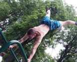 images/2016/Svyashchennik_zanyalsya_Street_Workout_chem_poslushnoe_telo_pomoget2341895.jpg