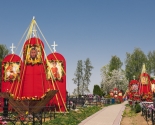 images/2019/K_Pashe_Hristovoy_palomniki_divno_ukrasili_mesto_upokoeniya_svyatoy1633329.jpg