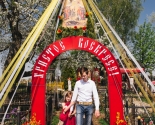 images/2019/K_Pashe_Hristovoy_palomniki_divno_ukrasili_mesto_upokoeniya_svyatoy3089520.jpg