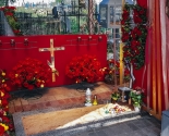 images/2019/K_Pashe_Hristovoy_palomniki_divno_ukrasili_mesto_upokoeniya_svyatoy9461433.jpg