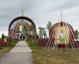 images/2019/Palomniki_preobrazili_mesto_upokoeniya_matushki_Valentini_k1060242.jpg