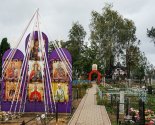 images/2019/Palomniki_preobrazili_mesto_upokoeniya_matushki_Valentini_k9423005.jpg