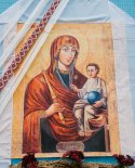images/2019/Prirodnimi_materialami_i_givimi_tsvetami_ukrasili/