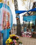 images/2019/Prirodnimi_materialami_i_givimi_tsvetami_ukrasili/