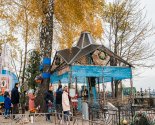 images/2019/Prirodnimi_materialami_i_givimi_tsvetami_ukrasili/