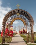 images/2020/K_Pashe_veruyushchie_ukrasili_mesto_upokoeniya/