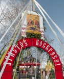images/2020/K_Pashe_veruyushchie_ukrasili_mesto_upokoeniya/