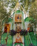 images/2020/K_prazdniku_Svyatoy_Troitsi_palomniki_ukrasili/