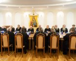 images/2020/Patriarshiy_Ekzarh_vozglavil_soveshchanie_blagochinnih_i_duhovnikov3893769.jpg