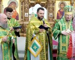 images/2021/Patriarshiy_Ekzarh_vruchil_diplomi_i_blagodarnosti_vipusknikam6412393.jpg