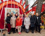 images/2022/Palomniki_ukrasili_k_Pashe_mesto_upokoeniya_blagennoy_Valentini2785406.jpg