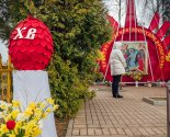 images/2022/Palomniki_ukrasili_k_Pashe_mesto_upokoeniya_blagennoy_Valentini3613112.jpg