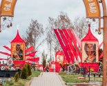 images/2022/Palomniki_ukrasili_k_Pashe_mesto_upokoeniya_blagennoy_Valentini4756058.jpg