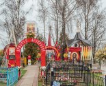 images/2022/Palomniki_ukrasili_k_Pashe_mesto_upokoeniya_blagennoy_Valentini4856658.jpg