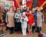 images/2022/Palomniki_ukrasili_k_Pashe_mesto_upokoeniya_blagennoy_Valentini5132076.jpg