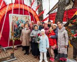 images/2022/Palomniki_ukrasili_k_Pashe_mesto_upokoeniya_blagennoy_Valentini6627848.jpg