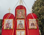 images/2022/Palomniki_ukrasili_k_Pashe_mesto_upokoeniya_blagennoy_Valentini6922599.jpg