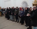 images/2022/V_prihod_ikoni_Bogiey_Materi_Vseh_skorbyashchih_Radost_pribili4562413.jpg