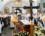 images/2023/Nastoyatel_prihoda_ikoni_Bogey_Materi_Vseh_skorbyashchih_Radost9640014.jpg