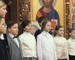 images/2024/Mladshiy_hor_voskresnoy_shkoli_rogdestvenskoe4956939.jpg