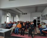 images/2025/V_Sotsialnih_masterskih_pochtili_pamyat_pavshih/
