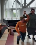 images/2025/V_Sotsialnih_masterskih_pochtili_pamyat_pavshih/
