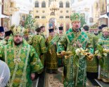 images/2026/V_prazdnik_Svyatogo_Duha_Mitropolit_Veniamin/