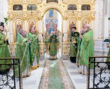 images/2026/V_prazdnik_Svyatogo_Duha_Mitropolit_Veniamin/